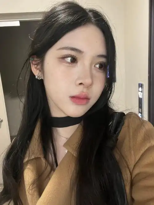 red女团彭湘蕊18岁状态##彭湘蕊18岁生日与18张自拍很配