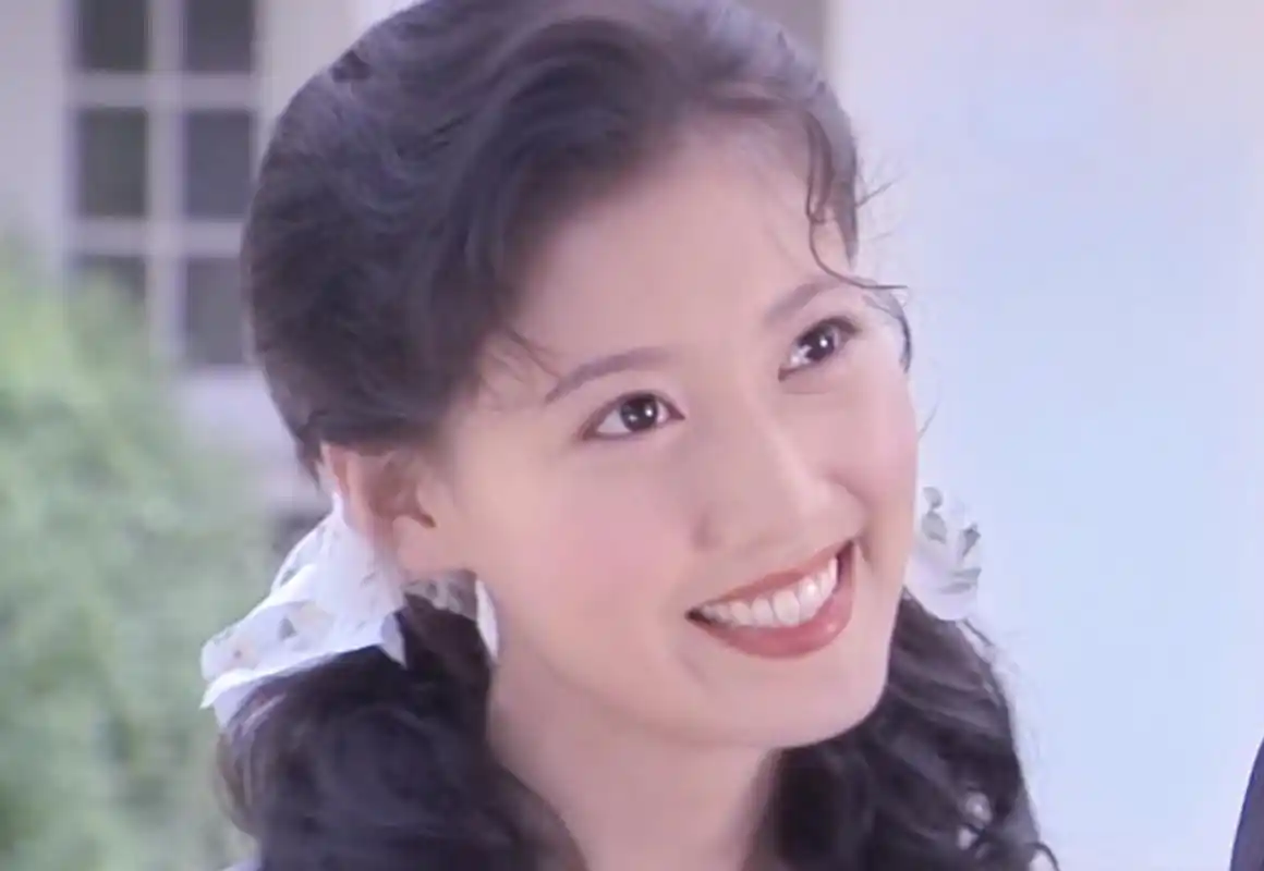 回顾演员高露我这辈子的决定就是为丈夫生下一儿一女