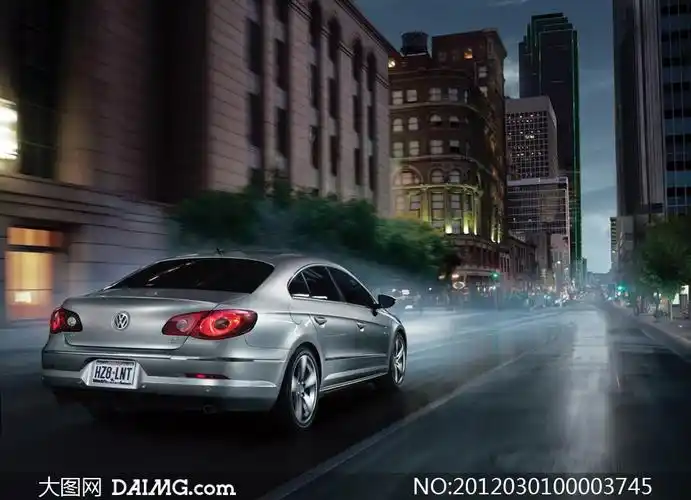 行驶中的大众汽车摄影图片_大图网图片素材