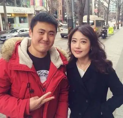 回顾周海媚:23岁嫁给吕良伟,一年后离婚,如今独居北京不婚不育