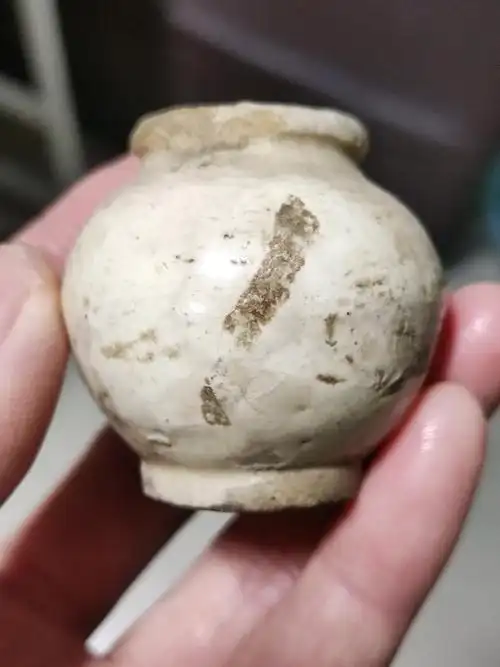 宋代白釉小罐
