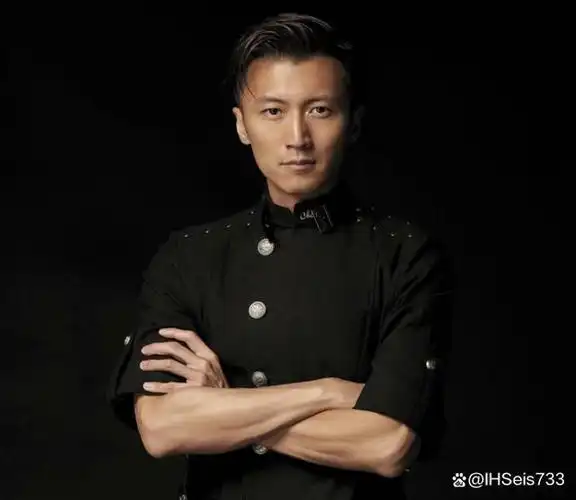 演员歌手谢霆锋的经纪人