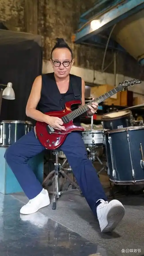 黄大炜加盟杰威尔音乐 新歌制作中 黄氏抒情摇滚即将再现