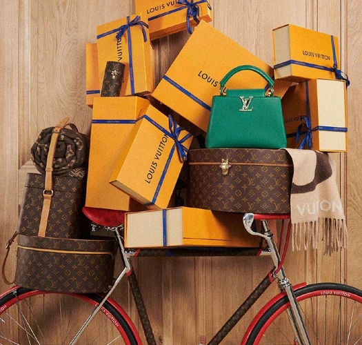 国内奢侈品消费猛增识季引领线上交易新潮流