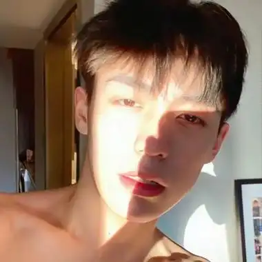 一组超级帅气又高冷的男生头像