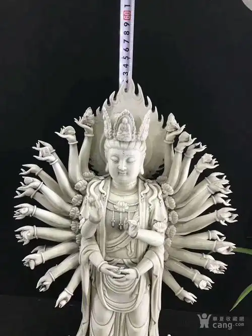 何朝宗款德化瑶千手观音