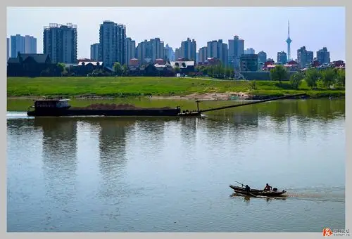 春天一段湘江风情