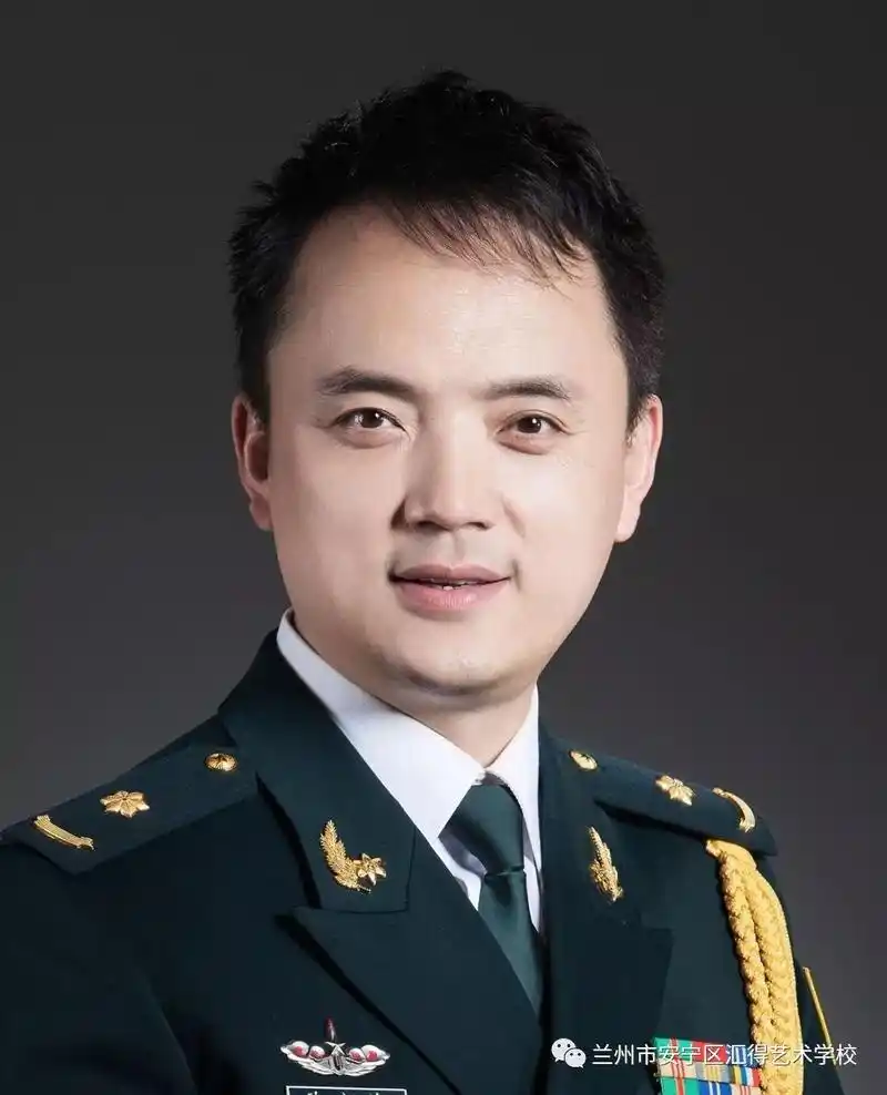 「兰州音乐艺考培训学校」著名男高音歌唱家陈永峰莅临汇得讲堂