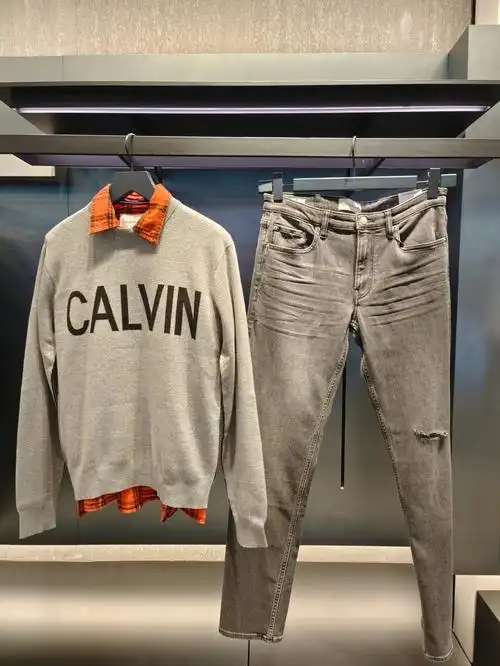 calvinkleinjeans亮色穿搭