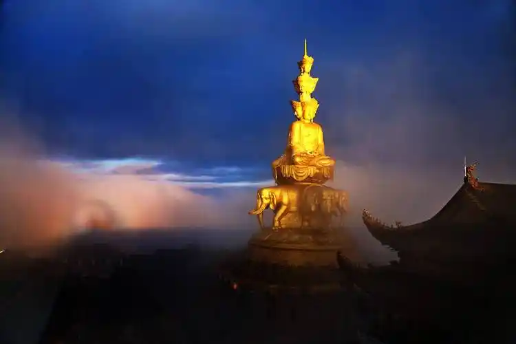 峨眉山金顶佛光的由来_蒲公_菩萨_云海