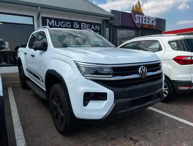 全新大众amarok皮卡实车曝光,外观很粗犷,多种风格可选择