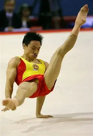 杨威首夺世锦赛个人全能冠军