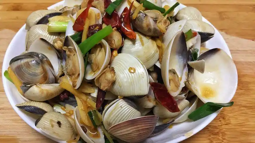 爆炒白贝正确做法,吐沙干净没有腥味