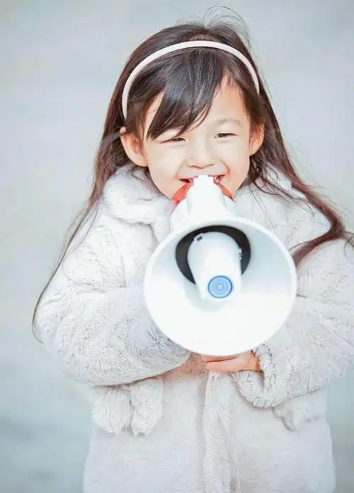 超可爱!小泡芙高清剧照,眯眼睛笑起来心都化了!