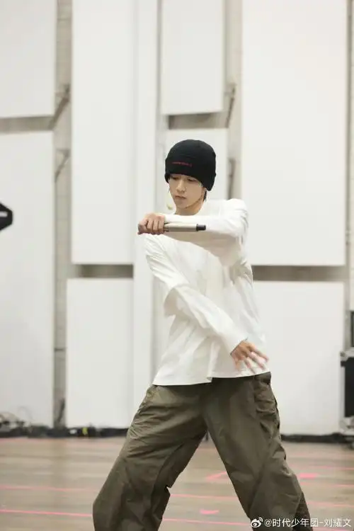 青年演员刘耀文##刘耀文炫迈品牌全球代言人