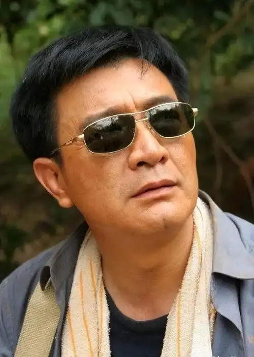 周里京我一生清高认真拍戏不搞绯闻三十年不敢忘亡妻