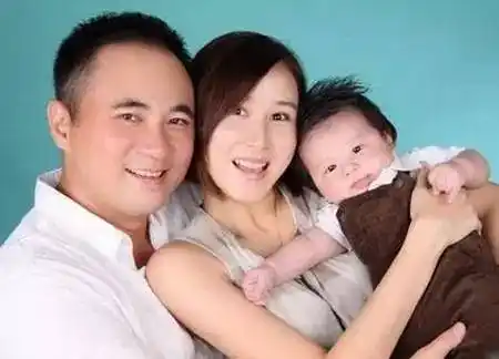 很久没有什么消息了,这后面的出现,每次都能看出朱兆祥对胡静的宠爱