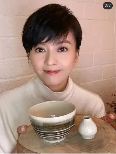 601560156015清纯玉女梁咏琪45岁看起来像18的秘密_圈子