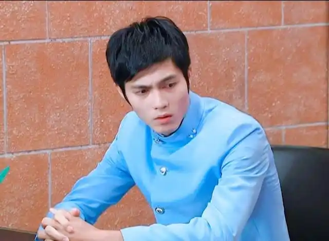 萌学园素材抱图关注