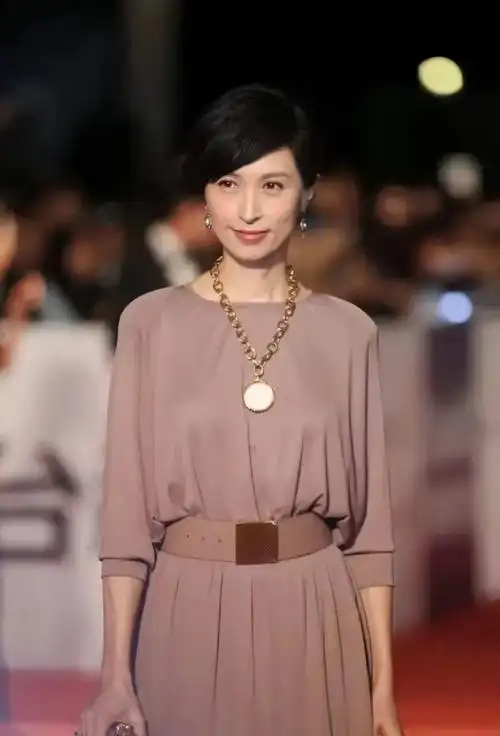 55岁港圈第一美人郭蔼明近照曝光这气质简直像变了个人