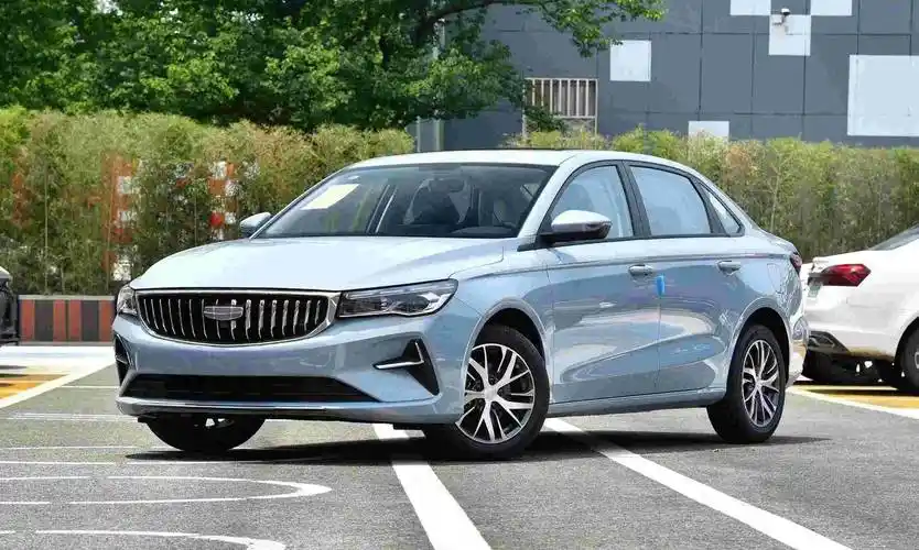 长安逸动老对手,2024款吉利帝豪实车到店,或6月上市