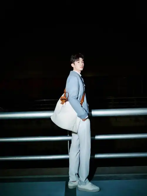 张云龙工作室放饭了##张云龙没有技巧就是硬帅