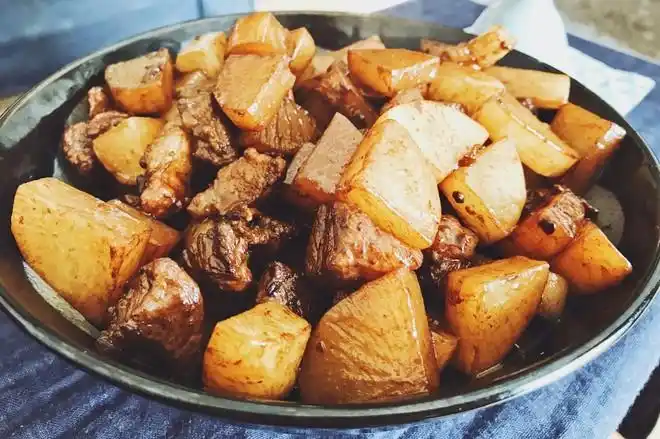 超好吃的萝卜烧肉的做法