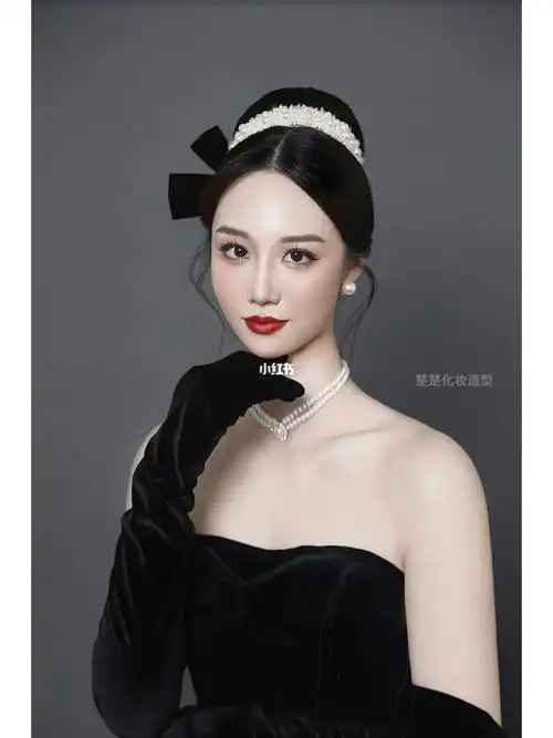 赫本风复古新娘晚礼造型