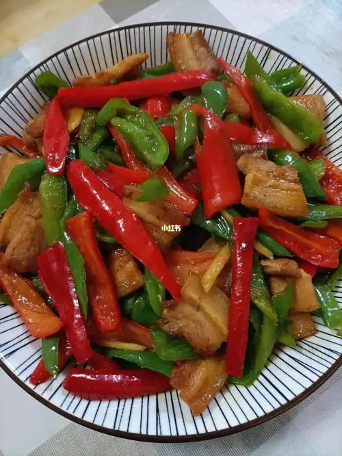 五花肉炒辣椒经典