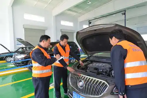 章运检测站喊您来审车!