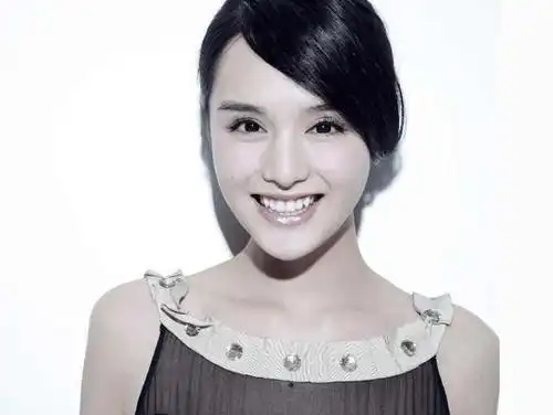 她17岁上春晚红遍全国,却嫁小演员退出娱乐圈,今成这般模样