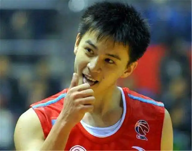 杨鸣退役抒写忠诚童话当年断腕扬京城竟成他生涯最经典一战