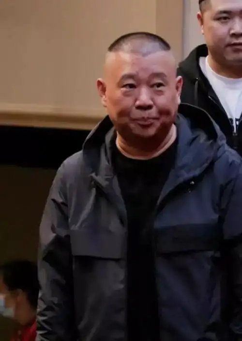 郭德纲捅了相声界的马蜂窝被包围之际德云使出杀手锏