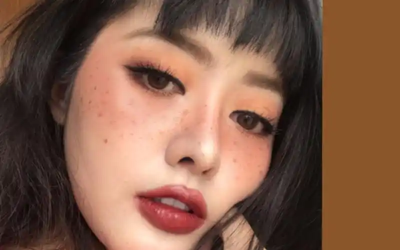 威嫂| 榛子焦糖奶昔妆容 / 微醺雀斑妆