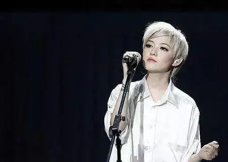 绝世名伶范晓萱不留遗憾做真实的想自己