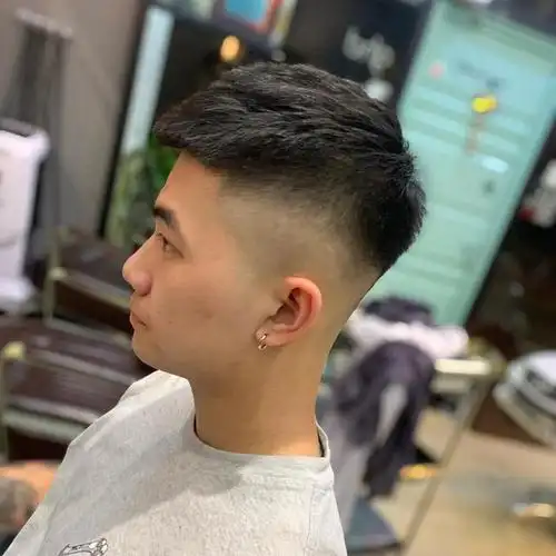 男生"两边铲"发型这样剪才帅气!夏天留好这4款,时尚干净精神