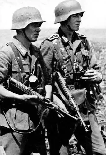 33人的突击排,3挺通用机枪,25支自动步枪,二战德军才是火力狂魔