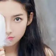 半边脸女生头像