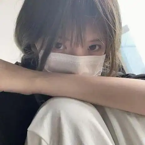 美女大头像戴口罩真人戴帽子女生头像