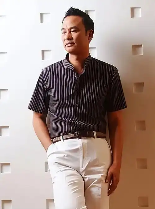 任达华个人资料简历(好男人任达华,40年拍300部戏,一见钟情后千里"追
