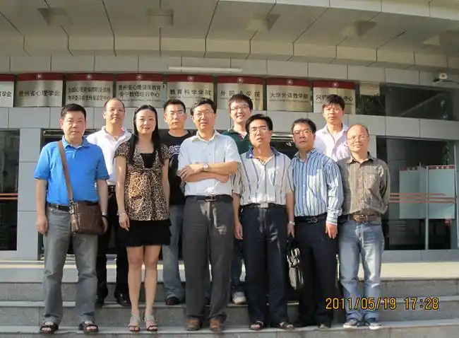 中国科学院地球化学研究所副所长冯新斌研究员应邀到我校作学术报告