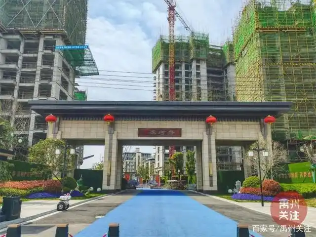 实探禹州小区大门pk哪家最气派