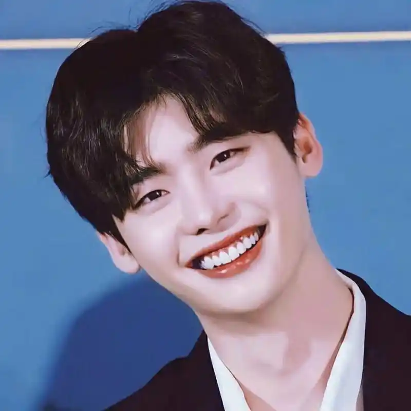 33361009# #微信头像##李钟硕的巫婆