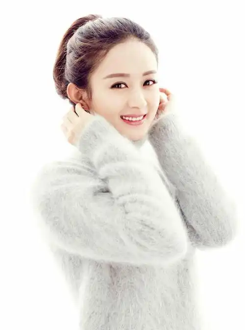 赵丽颖早年选秀照曝光 清纯可爱玉腿吸睛 网友: 冯小刚也很帅