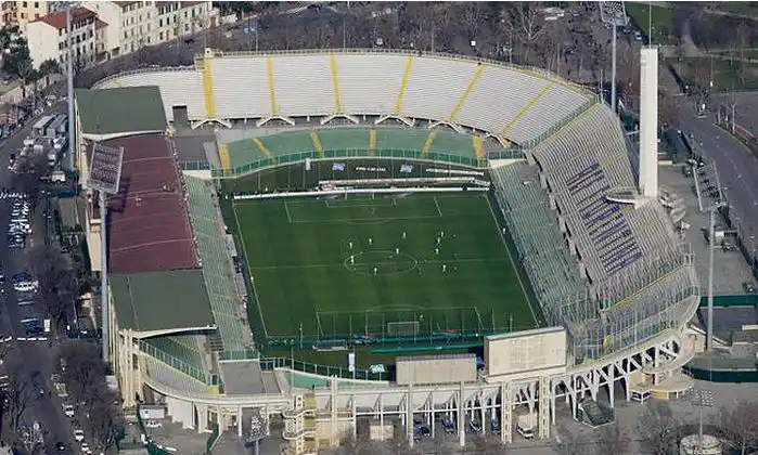 弗兰基球场是位于意大利佛罗伦萨市的一座足球场,弗兰基球场建于1931