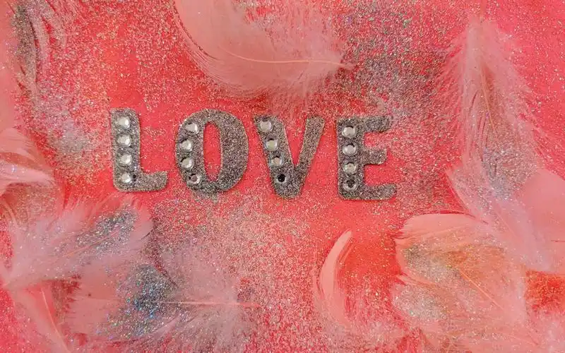 情人节甜蜜爱心静物图片桌面壁纸