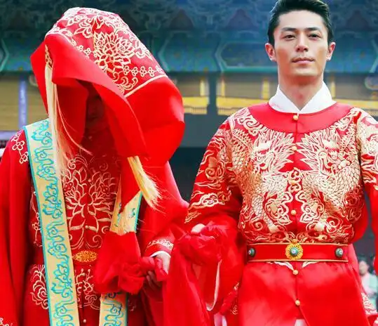 【图】《金玉良缘》唐嫣和霍建华的结婚照片曝光 吻戏频频被催圆房