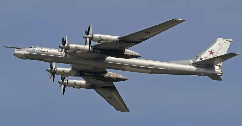 图95轰炸机新款现身性能大幅提升具备更强的威慑力