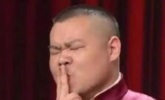 明星抽烟这件事,明星本人都讳莫如深,在有"长枪短炮"的地方即便是烟瘾