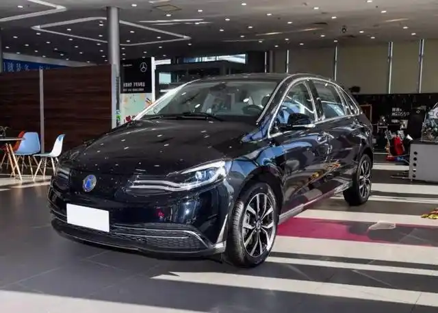 腾势450正式到店 纯电动汽车的品质之选